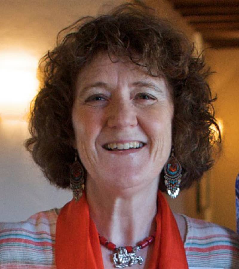 Evie Ayers